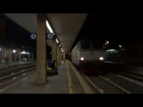 E652.049 sul MRV 53653 UDINE - BARI LAMASINATA, in transito a Fano.