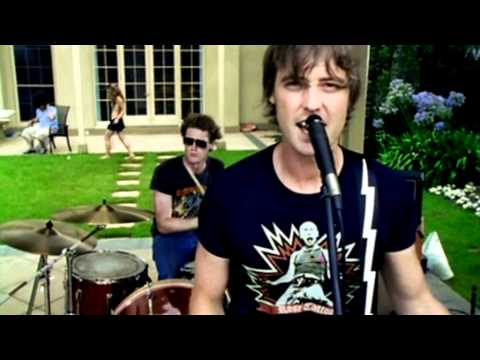 The Casanovas - 'Shake It'