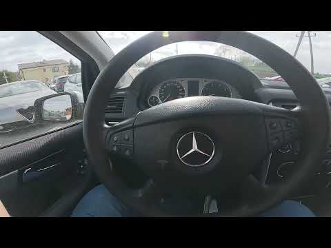 MERCEDES-BENZ W245 (2005-2011) – How to Check Current Fuel Consumption