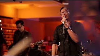 Download lagu Sammy Simorangkir - Kesedihanku (Live at Music Everywhere) ** mp3