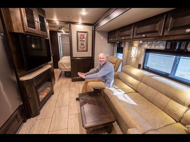 Preview image of 2017 Tiffin Allegro Open Road 36LS (17U221095) youtube video