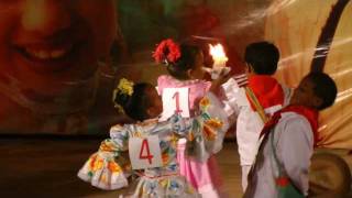 preview picture of video 'Danza de niños en el Festival de la Cumbia'