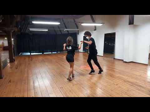 Camila Alves & Enrique Matos - Vida de Forró