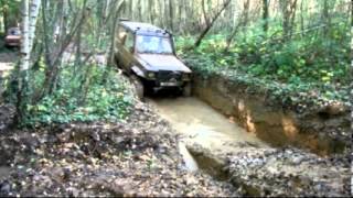 preview picture of video 'boxgrove pit 4x4 10/11/13'