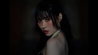 Musik-Video-Miniaturansicht zu STRANGER Songtext von SUNMI (선미)