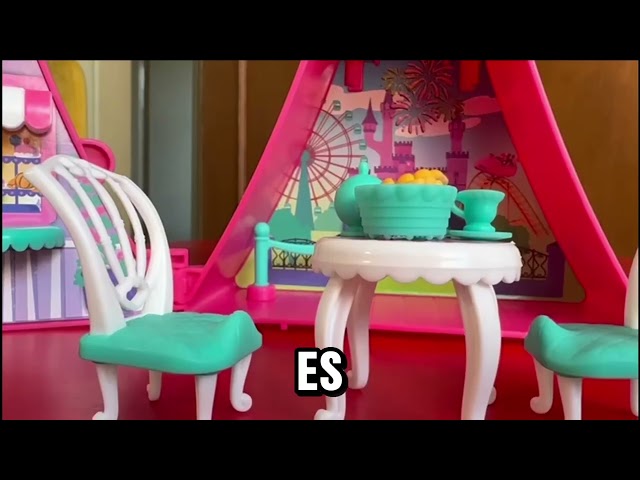 Vídeo relacionado con Trotties - Mini Sophie in Paris, Set de Juguete con Torre Eiffel Rosa, 1 Mini muñeca y Muchos Accesorios, con 3 escenarios y Pegatinas para Decorar, Regalo + 3 años, Famosa (TFT07000)