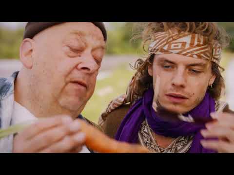 Arne Prill in einem Werbespot für Glasfaser der Stadtwerke Flensburg 2022