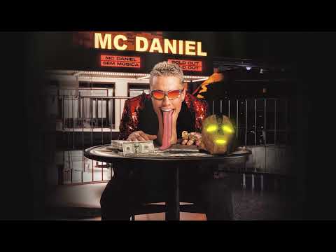 Mc Daniel - WHISKY NO MEU COPO feat. Mc Tuto, Oruam, Murilo e LT (VISUALIZER)