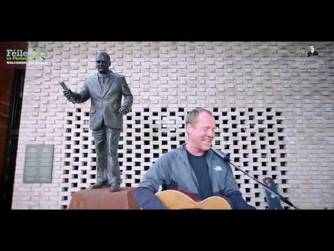 Gary Óg - James Connolly Irish Citizen Army. Live on Falls Road.