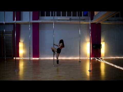 02. Thess Pole Art Show 27 - Level 3 (Tom Walker - Leave a Light On)