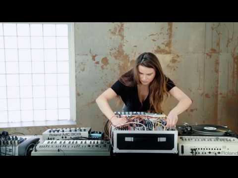 ONYVAA | MODULAR TECHNO LIVE JAM 009 | TR - 909 | EURORACK | MC - 303 | VINYL | Paris