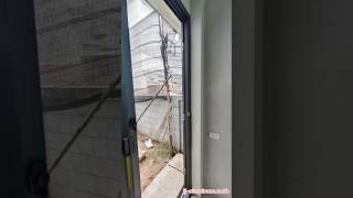 ประตูบานเลื่อนสลับพร้อมมุ้ง