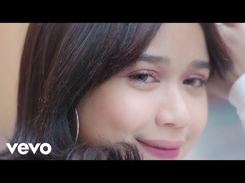 Brisia Jodie - Menunggu Jadi Pacarmu (Menjamu)