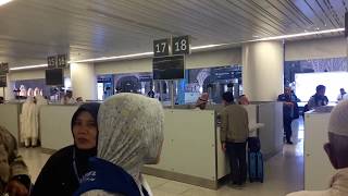 preview picture of video 'Pengecekan Imigrasi Bandara Prince Mohammad Bin Abdul Aziz Madinah Saudi Arabia'