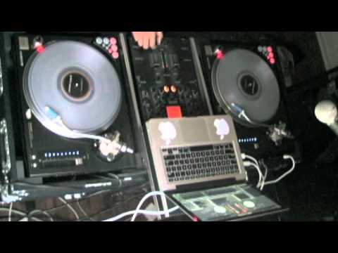 DJ Soulja 8 Ball Ft. Bun B & Killer Mike - Allergic Screwed & Chopped Messing Around