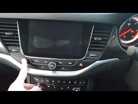 Intellilink with black screen. Opel Astra 2017 Touring Sports