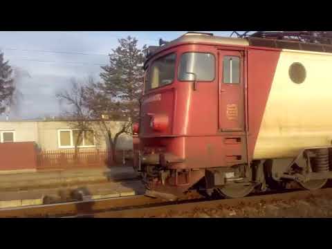 Trenul IR 1765 în gara Dolhasca