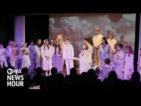 Ukrainian theater provides joy for children facing Russia's bombardment