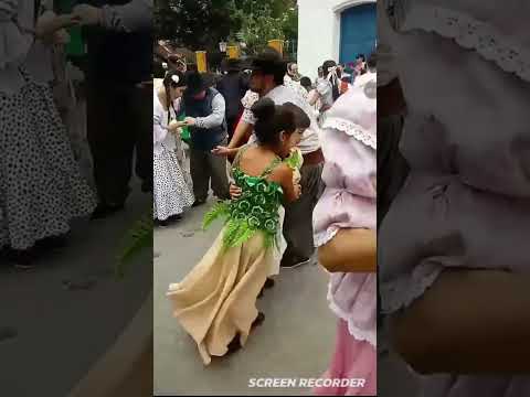 Nahuel y brenda bailando frente la casa histórica de Tucuman 🇦🇷💃 encuentro nacional 2018