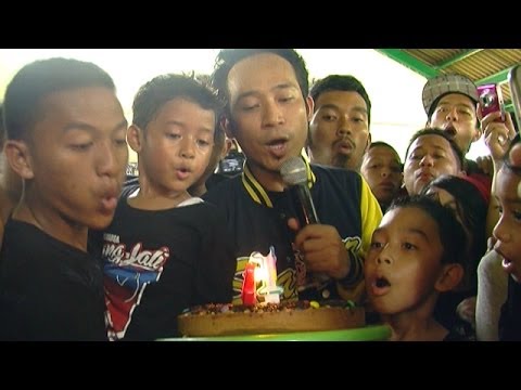 Denny Cagur Rayakan Ultah Keluarga Bang Jali - Intens 11 Mei 2014