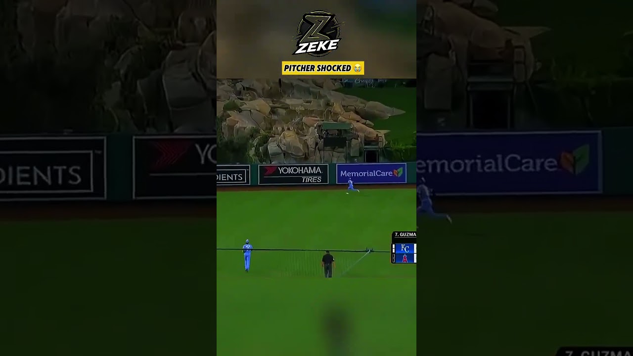 Watch reaction bro shocked his own team mate  with insane diving catch???? #baseball