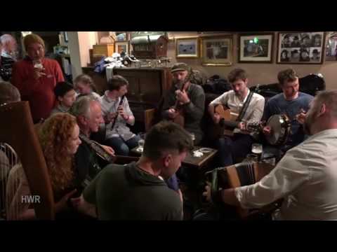 Slip Jigs at Tigh Ruairi with Dónal Lunny and more, Craiceann Bodhrán Festival 2016