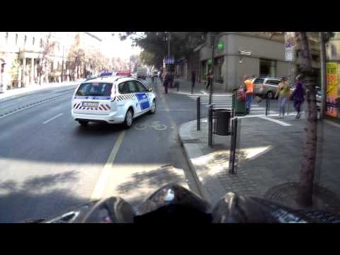 Police Right Hook | Jobbhorog rendőrbácsitól