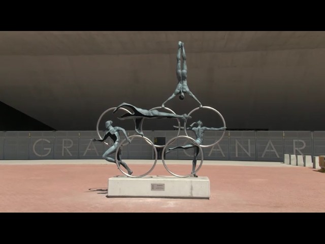 IID presenta dos esculturas de Manolo González en la Ciudad Deportiva 7 Palmas