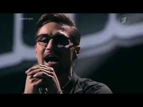 Russian judges of "Voice" singing the song "Come Together".