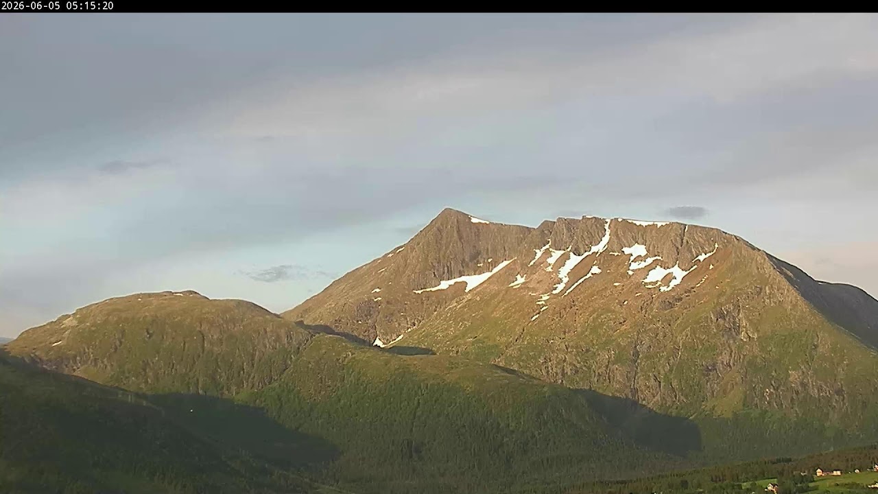 Live webcam view of Eide Mountain Panorama