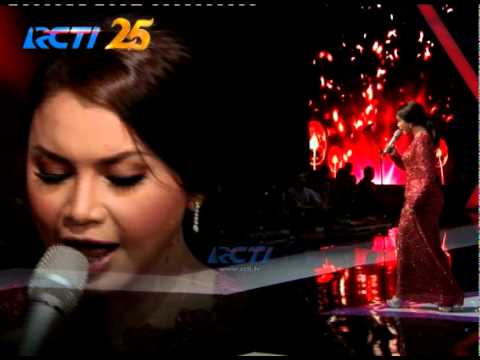 Rossa hati yang terpilih mega konser metamorfosa