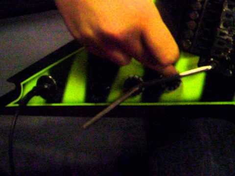 Twisted Havok TV! - DIME Razorback Guitar & D100C Amp @ Mid Air Music!!!