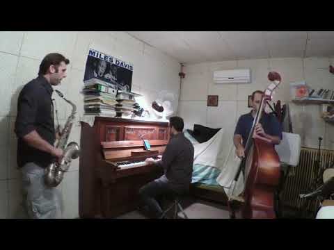 "Somebody loves me" (G. Gershwin/ B.McDonald/B. DeSylva)