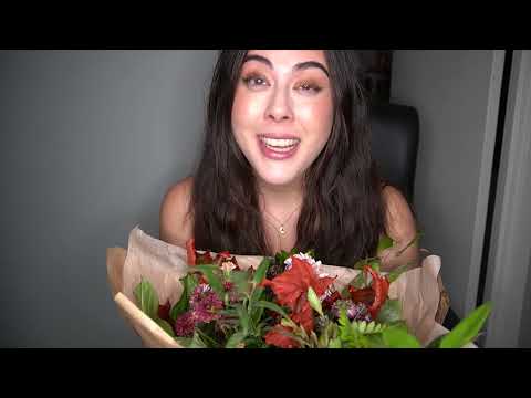 Smelling a bouquet of flowers makes me sneeze