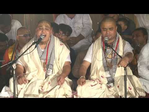 Chitra Vichitra Ji Maharaj Bhajan - Shree Radha Radha