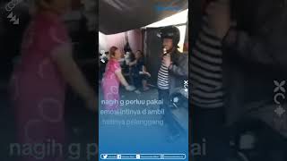 Download lagu Momen Adem Penagih Utang dan Pengutang Sama-sama Positif Vibes, Joget Bareng saat Pelunasan mp3 Download lagu Momen Adem Penagih Utang dan Pengutang Sama-sama Positif Vibes, Joget Bareng saat Pelunasan mp3