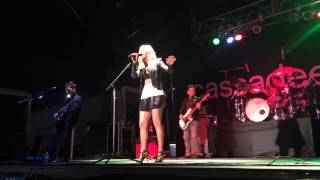 Cassadee Pope - Let Me Go (Live)