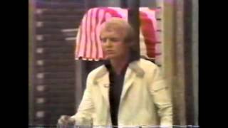 DAVID SOUL ON THE MIKE DOUGLAS SHOW IN 1977