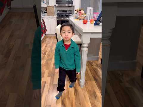 Mom always has his back 👧🏻❤️👶🏻