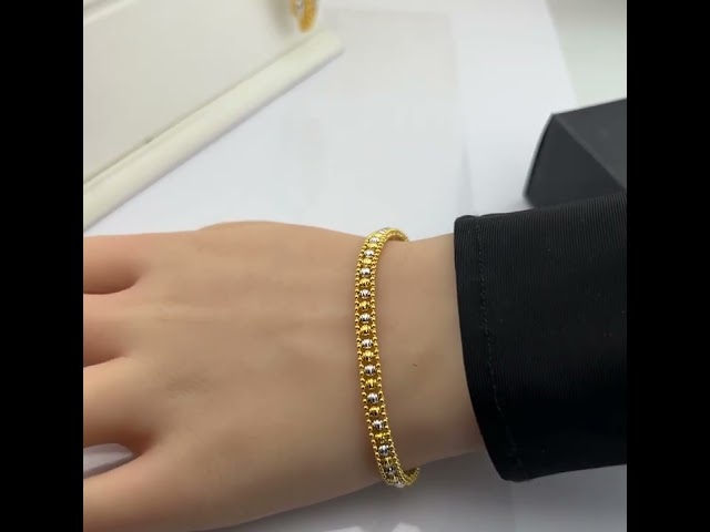 طقم كور ميكس ابيض و ذهبي