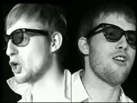 Arvee-Emvee - Bleed Red