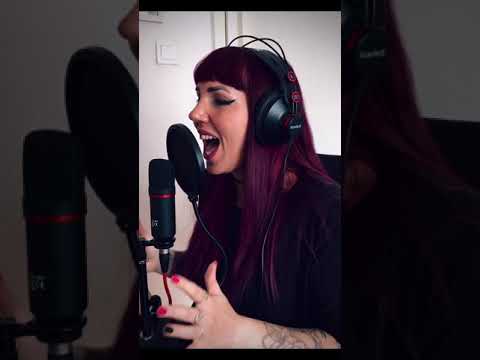 Amy Winehouse - Valerie (Cover) by Dzsudzsák Alexandra (Alessza)