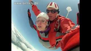 preview picture of video 'Fallschirmsprung aus 4300m in Klatovy Tschechien mit Skydive airrich'