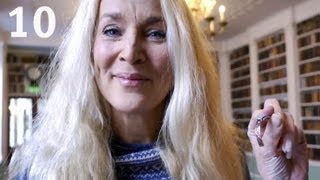 Jerry Hall Demonstrates the Beauty of Copper