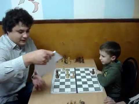 FIRST CHESS MEETING: GM Anton Korobov and Tykhon Cherniaiev (4 years old). 16/10/2014