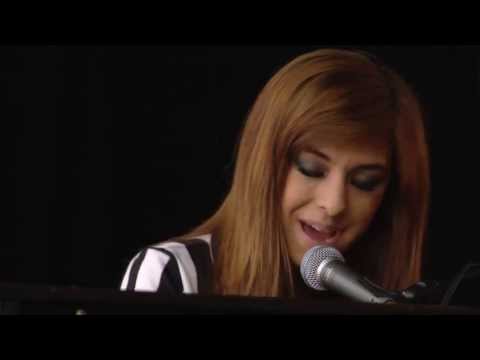 Christina Grimmie - Singing/Playing 