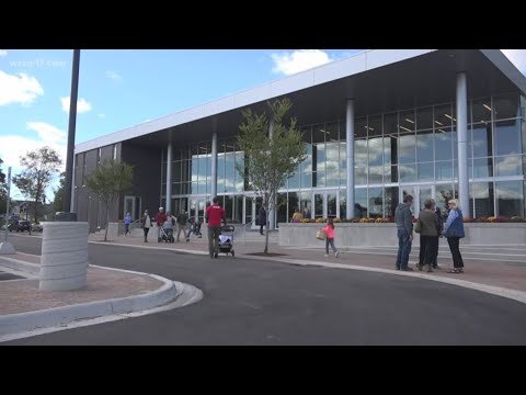 Holland's mayors gives special tour of the Civic Center