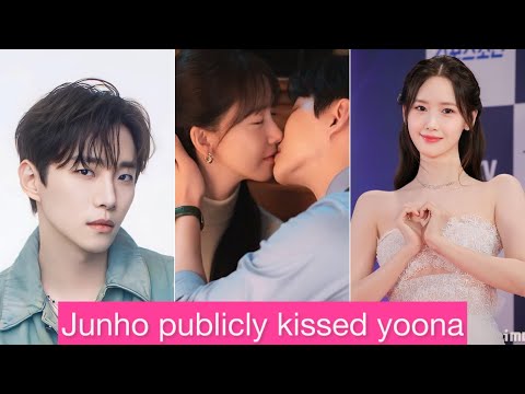 MC Shocked! Lee Jun Ho Publicly Kisses Yoona at MBC Drama Awards