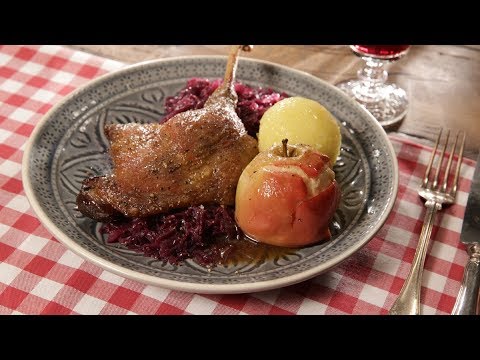 Knusprige Gänsekeulen mit Bratäpfeln