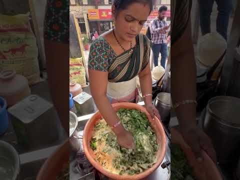 Monsoon Special Palak Pakoda 😱😱 #shorts #streetfood